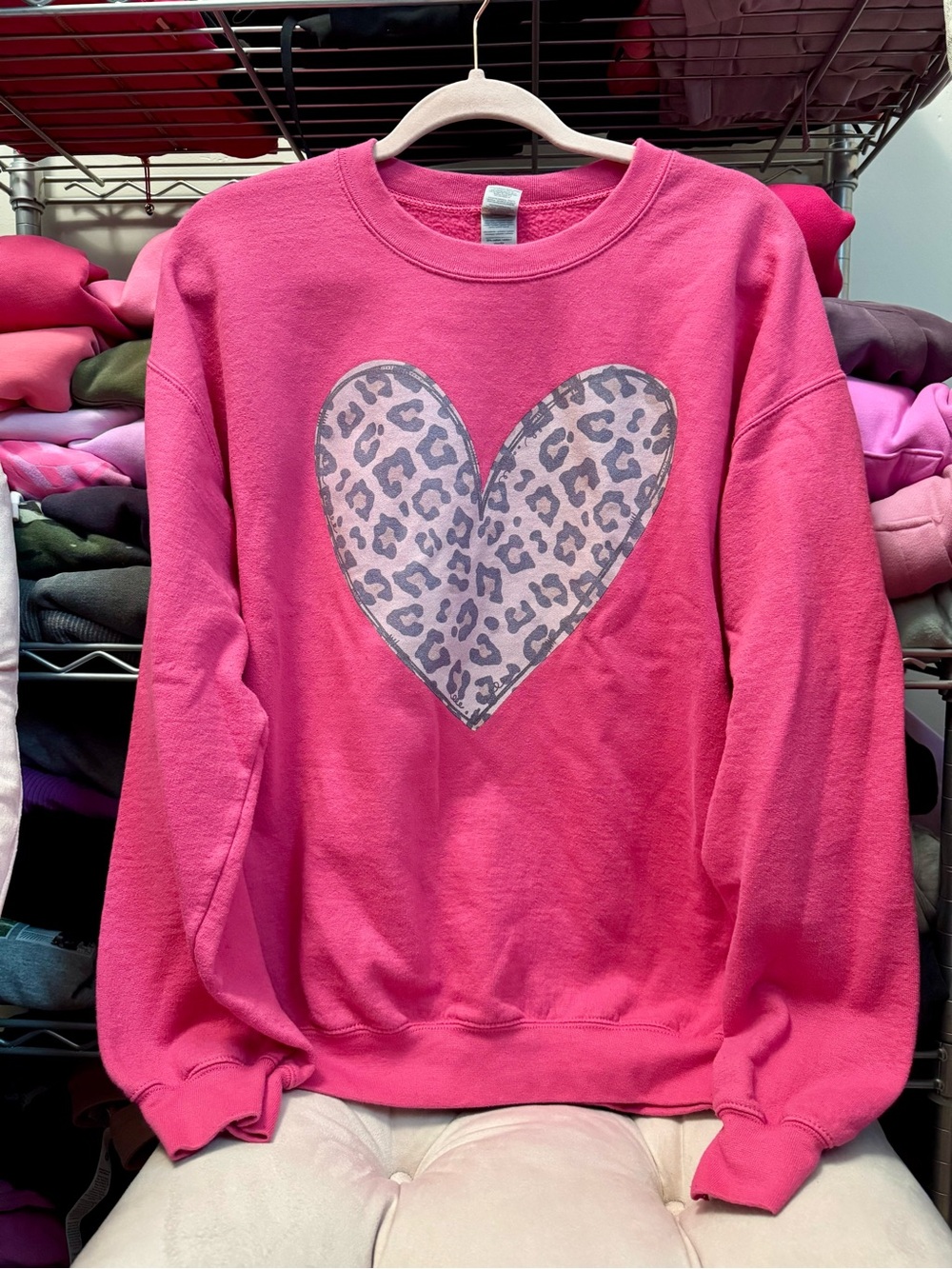 Women's Pink Heart Leopard / Cheetah Print Sweatshirt Large